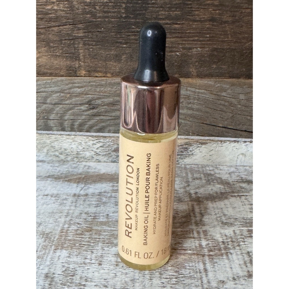 Makeup Revolution Baking Oil – Hydrate & Prep Face Oil